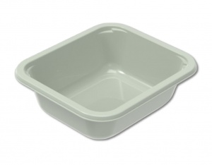 Ceci est un plateau rectangulaire Evolve avec une finition lisse et brillante et des coins arrondis. Le plateau présente des côtés légèrement inclinés qui se prolongent harmonieusement jusqu’au fond plat, légèrement encastré. Son large rebord surélevé comporte des indentations aux coins arrondis, apportant à la fois une symétrie esthétique et un détail structurel subtil. Les surfaces extérieure et intérieure sont dépourvues de tout marquage ou embossage visible, offrant une apparence propre et minimaliste. La couleur gris clair, caractéristique de la gamme Evolve, ajoute une touche moderne et neutre.